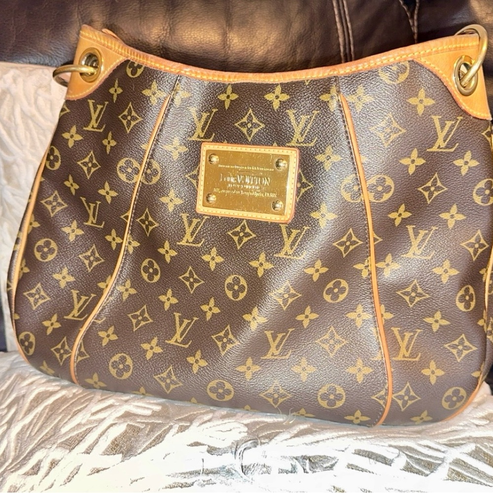 ✨100% Authentic✨ Louis Vuitton Galliera PM